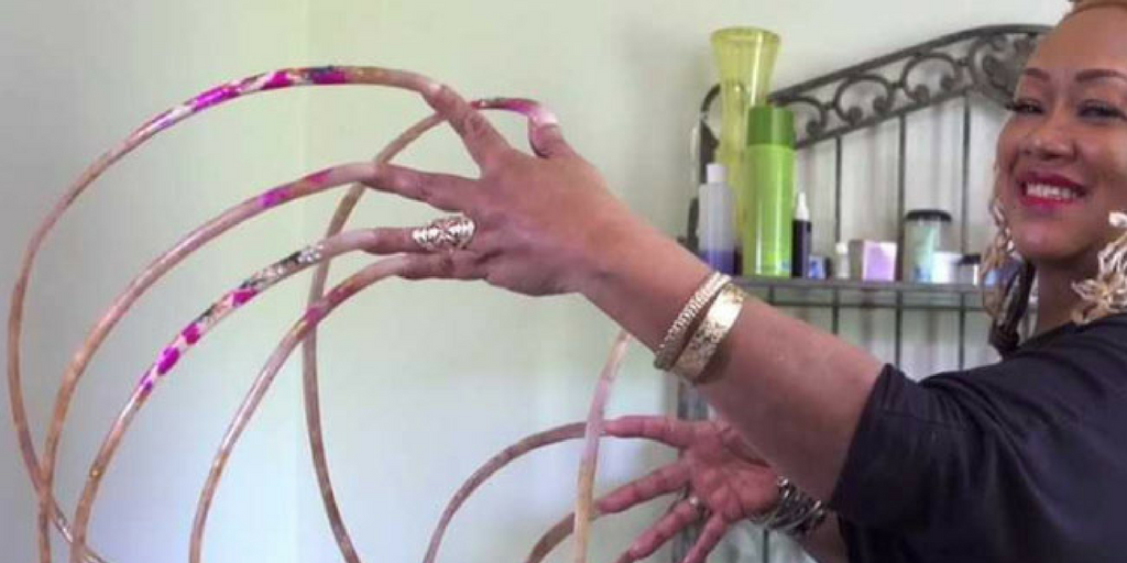Meet the woman with the world's longest nails