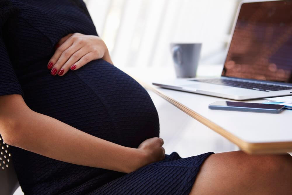 pregnant_woman_office